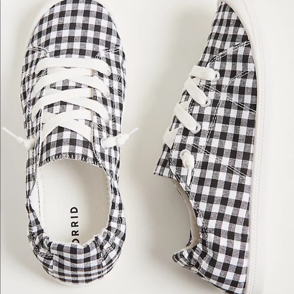 Torrid Riley B & W Gingham Ruched Sneaker size 7WW - Picture 4 of 4